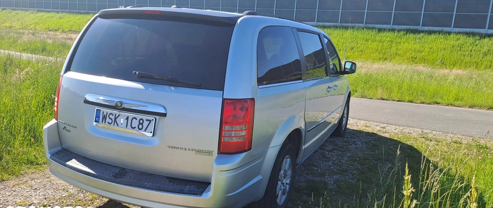 Chrysler Town &amp; Country cena 24900 przebieg: 213500, rok produkcji 2010 z Bochnia małe 67